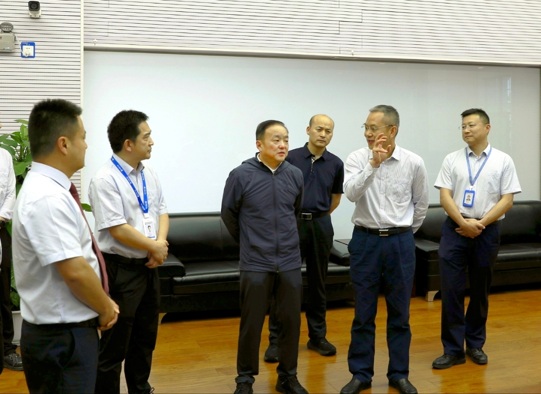 何红心一行赴宜昌区域开展安全生产和防汛备汛专项检查